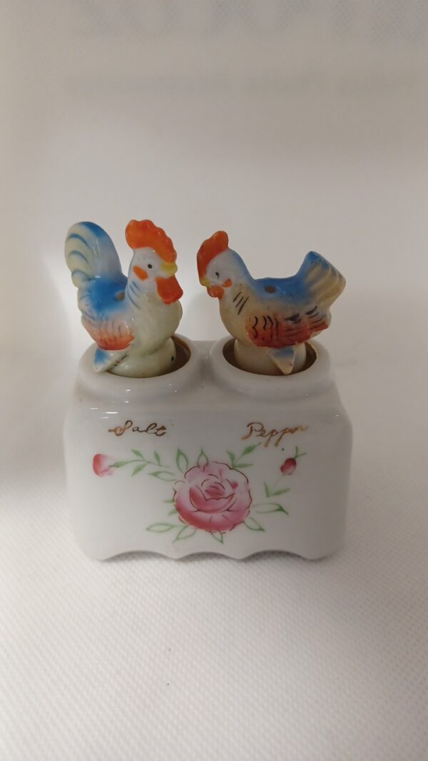 chicken and rooster salt and pepper set